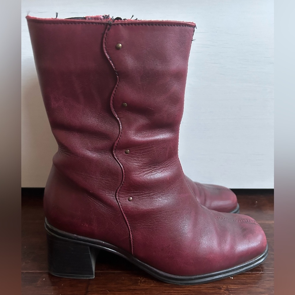 Vintage leather boots red